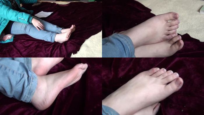 君君新春肉丝裸足与揉捏