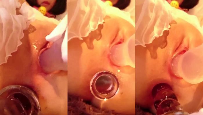 超嫩小萝莉自己开双洞