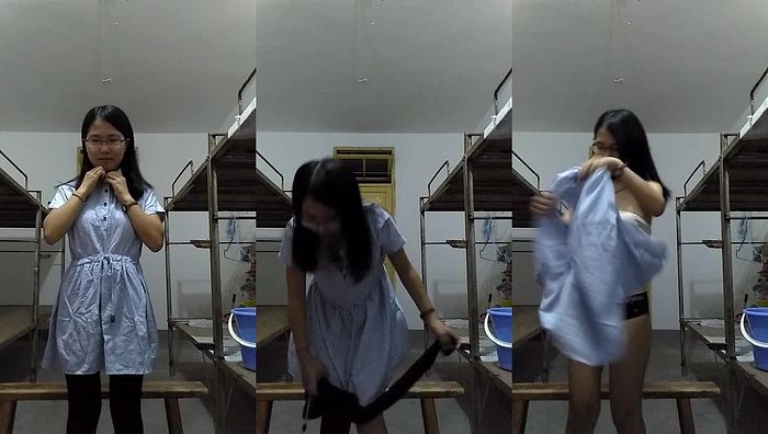 136妹妹房间脱衣