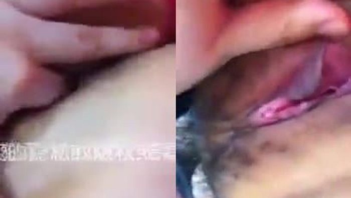 少女在厕所自慰