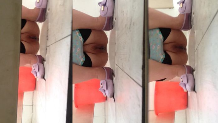 公共厕所偷拍043