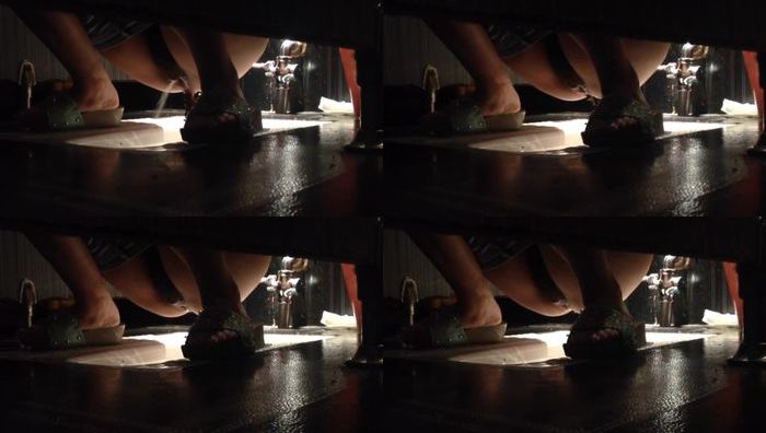 公共厕所偷拍048