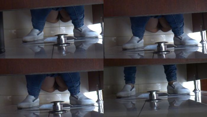 公共厕所偷拍051