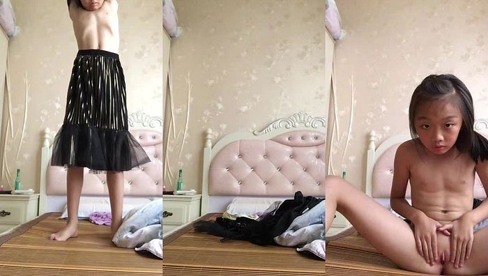 小初萌妹紫薇表演200