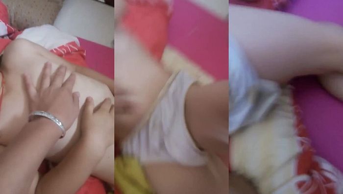 小初萌妹紫薇表演301