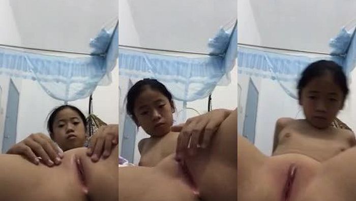 小初萌妹紫薇表演303