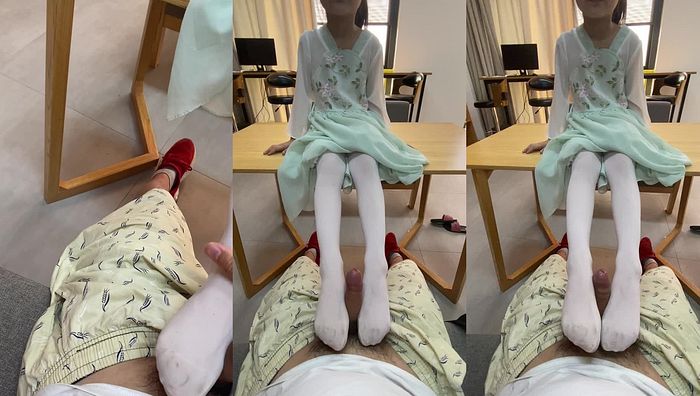 舞蹈白丝萝莉足交006