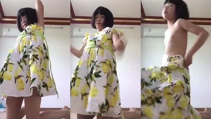 小初萌妹紫薇表演021