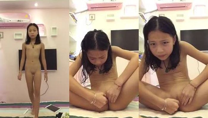 小初萌妹紫薇表演041