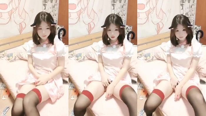 穿上黑丝马上要开始捅逼了