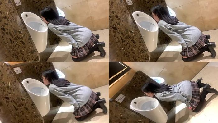 眼睛母狗的添厕任务下面还塞了跳蛋