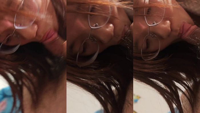 这眼镜妹看起来还带着土气 慢慢调教会骚起来的002
